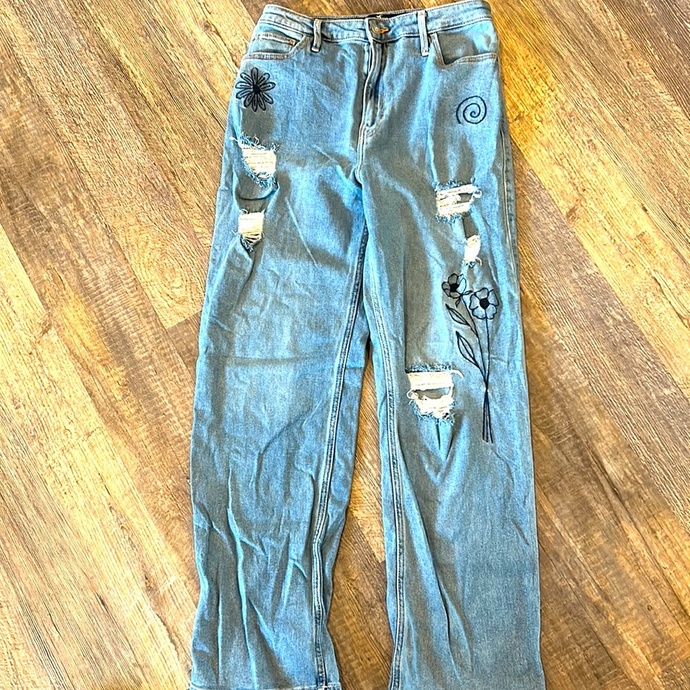 Hollister Ultra High Rise Dad Jean Size 9R - Picture 1 of 6